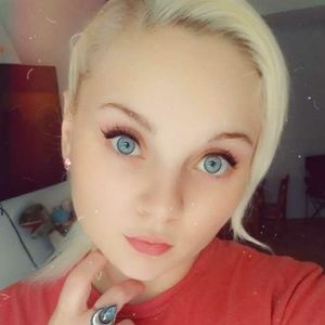 Meet your Posher, Abigail